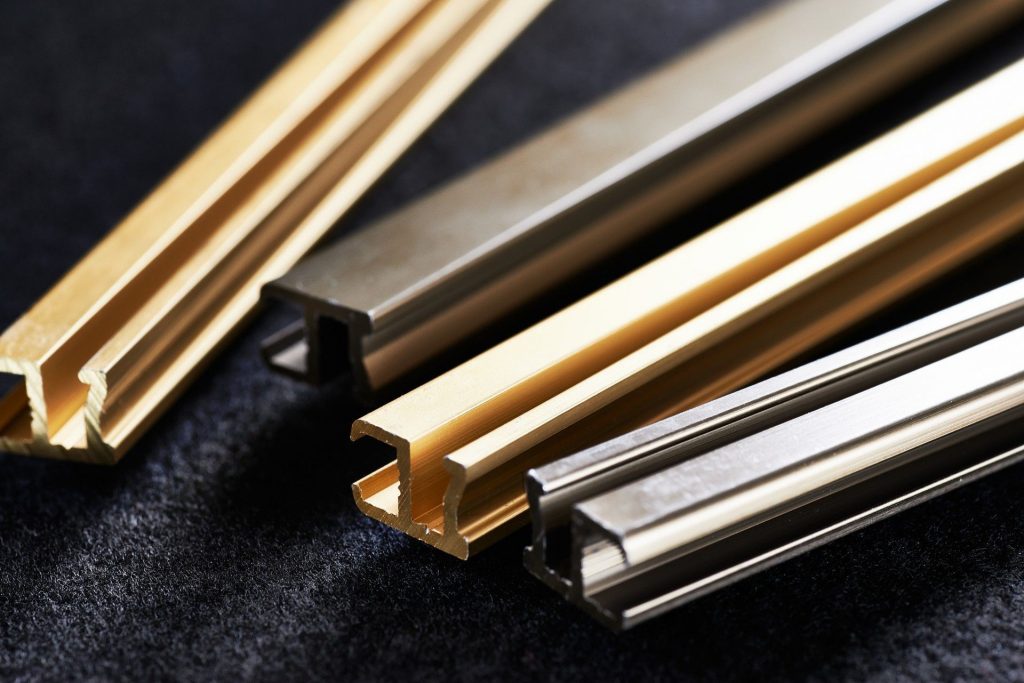 چطور میان آنودایزینگ، رنگ مایع و پوشش پودری انتخاب کنید انتخاب پوشش مناسب برای آلومینیوم شما