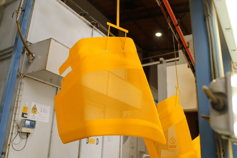 مقایسه کاربردهای رنگ پودری در صنایع مختلف: از خودروسازی تا معماری